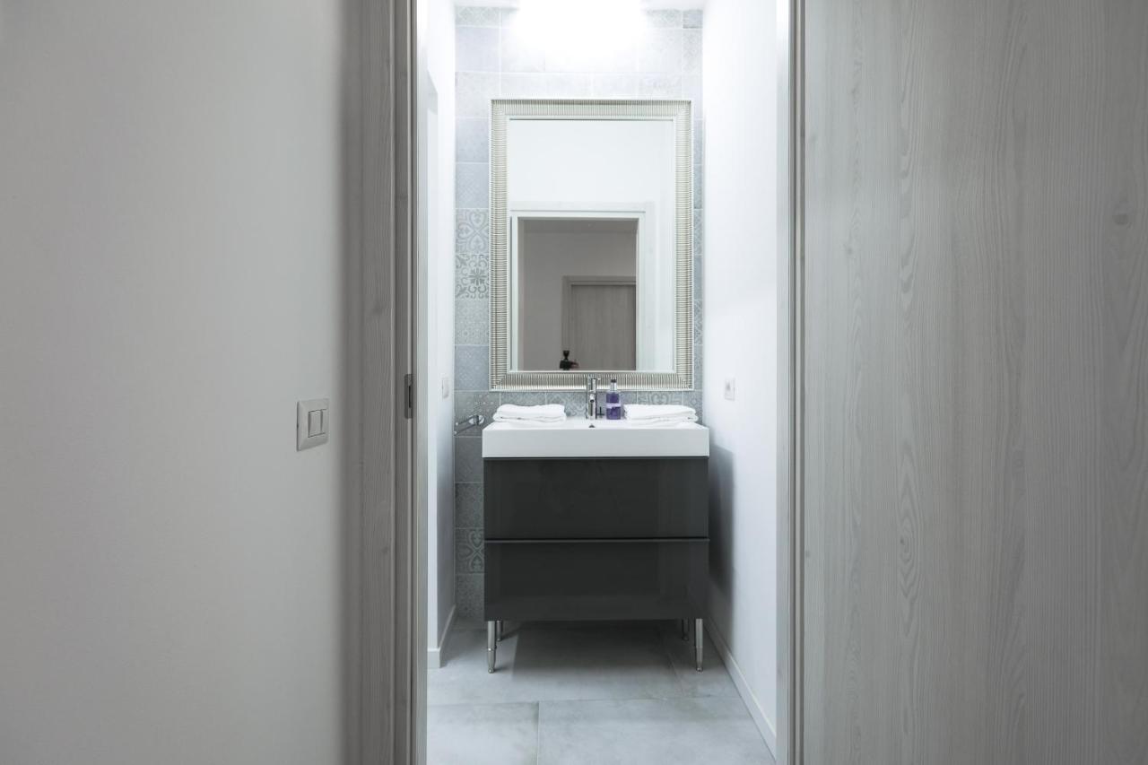 Blue Sapphire Como Cozy Flat In Center Of City Apartman Kültér fotó
